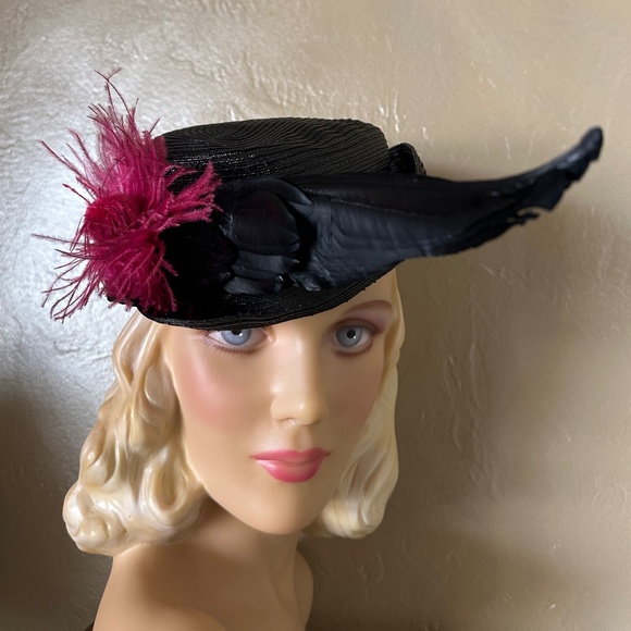 FABULOUS 1940\'s BLACK STRAW HAT WITH BLACK FEATHER WING + FEATHER PUFF main image 12